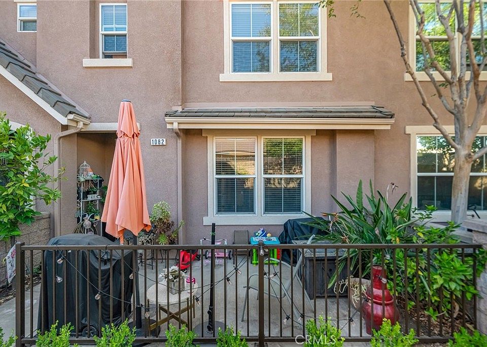 1st image of 1082 Venice Way