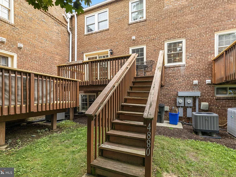 4880 Chevy Chase Dr #133 — Photo 29