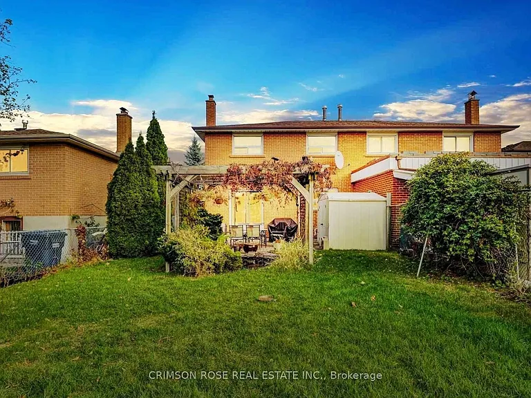 481 Fergo Ave #MAIN FLOOR — Photo 14