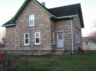 58 Dickinson St, Fall River, MA 02721