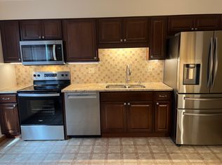 93 2nd St APT 3, Waterford, NY 12188