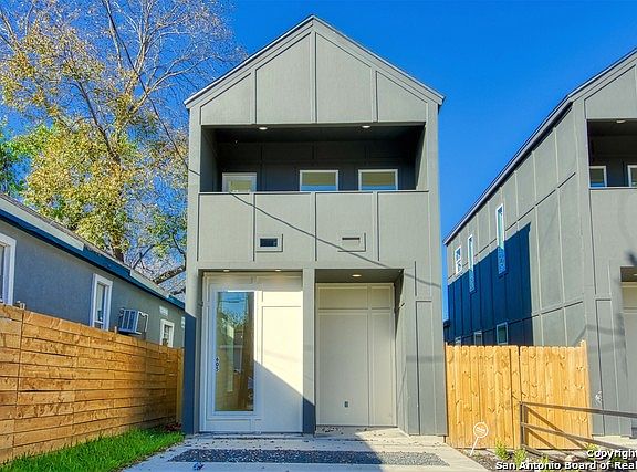 2nd image of 605 Potomac