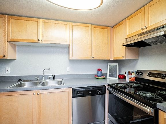 2nd image of 1401 Veau Ct APT B