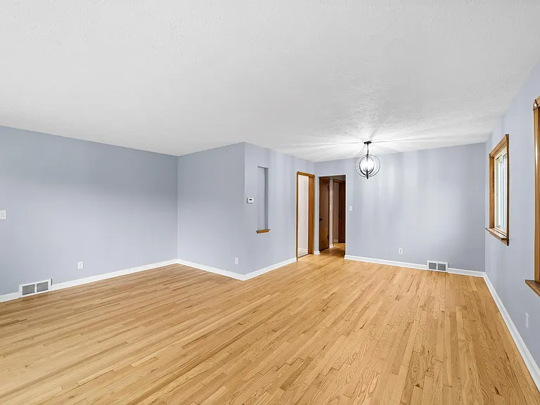 6229 Stanbury Rd — Photo 16