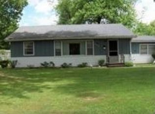 2234 S Lost Bridge Rd, Decatur, IL 62521