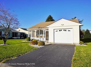 32 Edgeware Pl, Manchester, NJ 08759