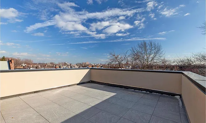 Rented by Luca Paci Real Estate | media 23