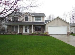 1268 Grassy Ln, Rossford, OH 43460