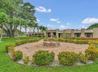 100 Bonnie Blvd APT 107, Palm Springs, FL 33461