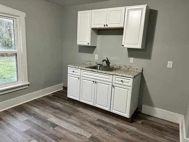 Generic picture, not actual apartment