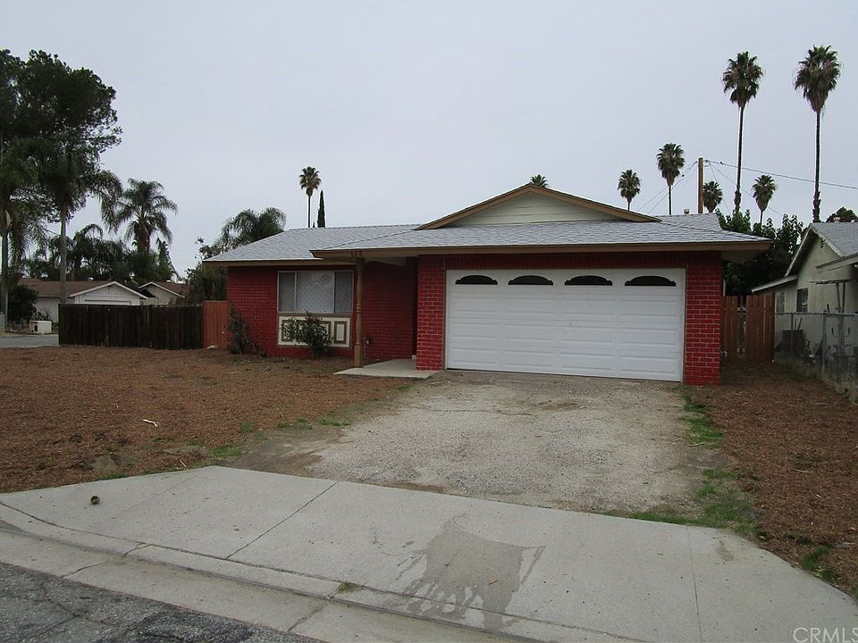1st image of 628 Glenn Way