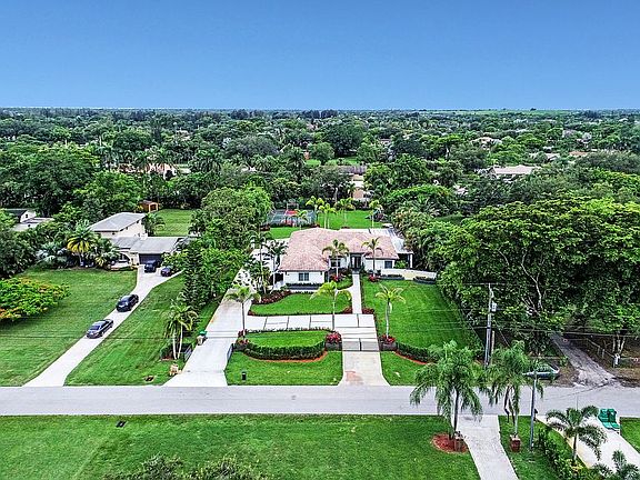 2nd image of 14000 SW 21st St