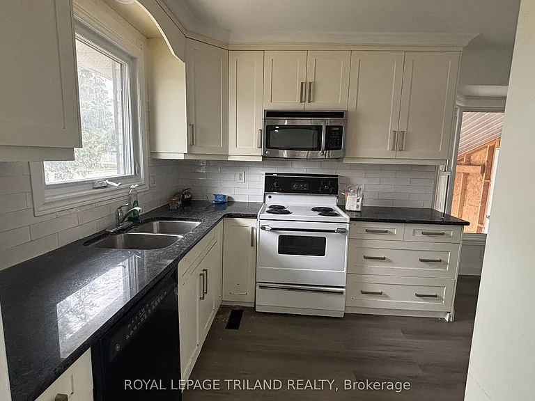136 River Run Ter — Photo 3