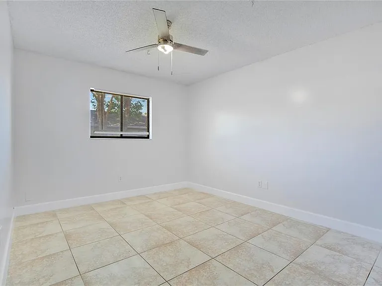 725 Northlake Blvd #67 — Photo 16