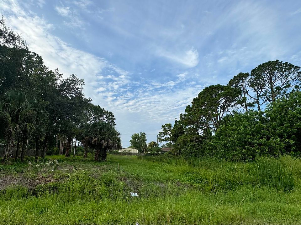 2nd image of 560 Australian Rd NW