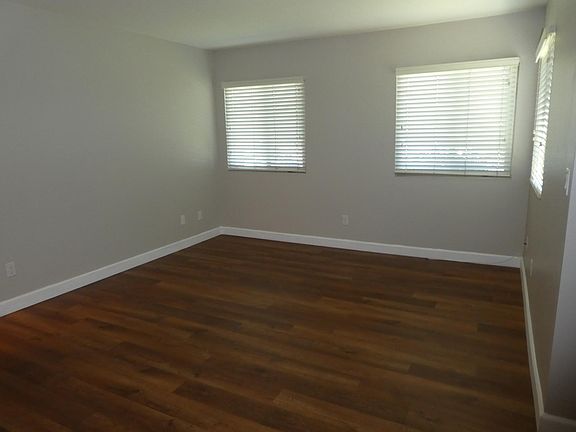 3rd image of 1676 Chalcedony St APT 1