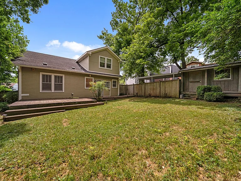 1710 Gale Ln — Photo 24