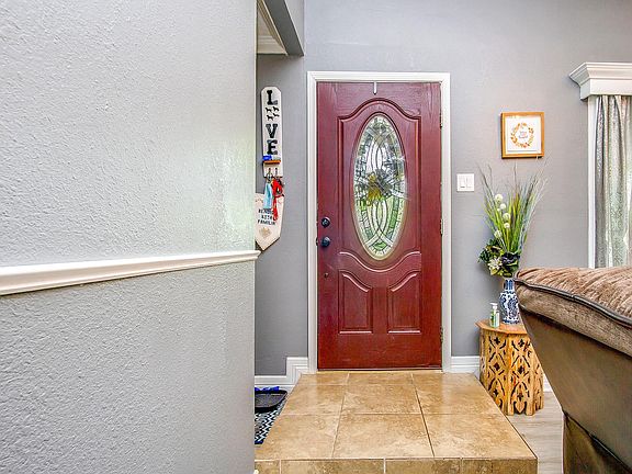 4th image of 4422 Saffron Ln