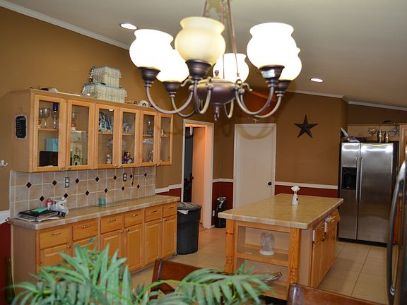 5th image of 101 Lovely Iris Ln