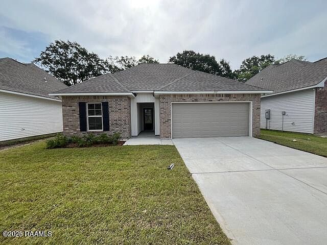 1st image of 302 Cainwood Ct