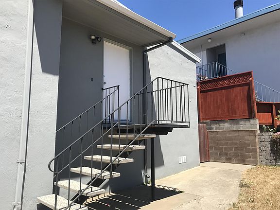 2nd image of 404 Chestnut Ave