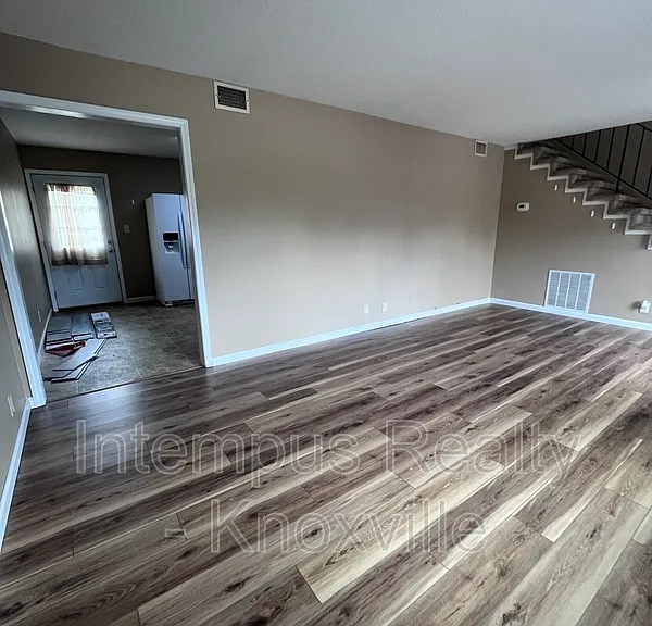 405 Iroquois Ln #2 — Photo 6