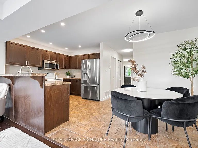 61 Thames Way — Photo 19