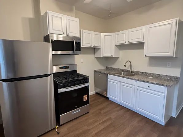 202 Avenue B Floor 1, Bayonne, NJ 07002