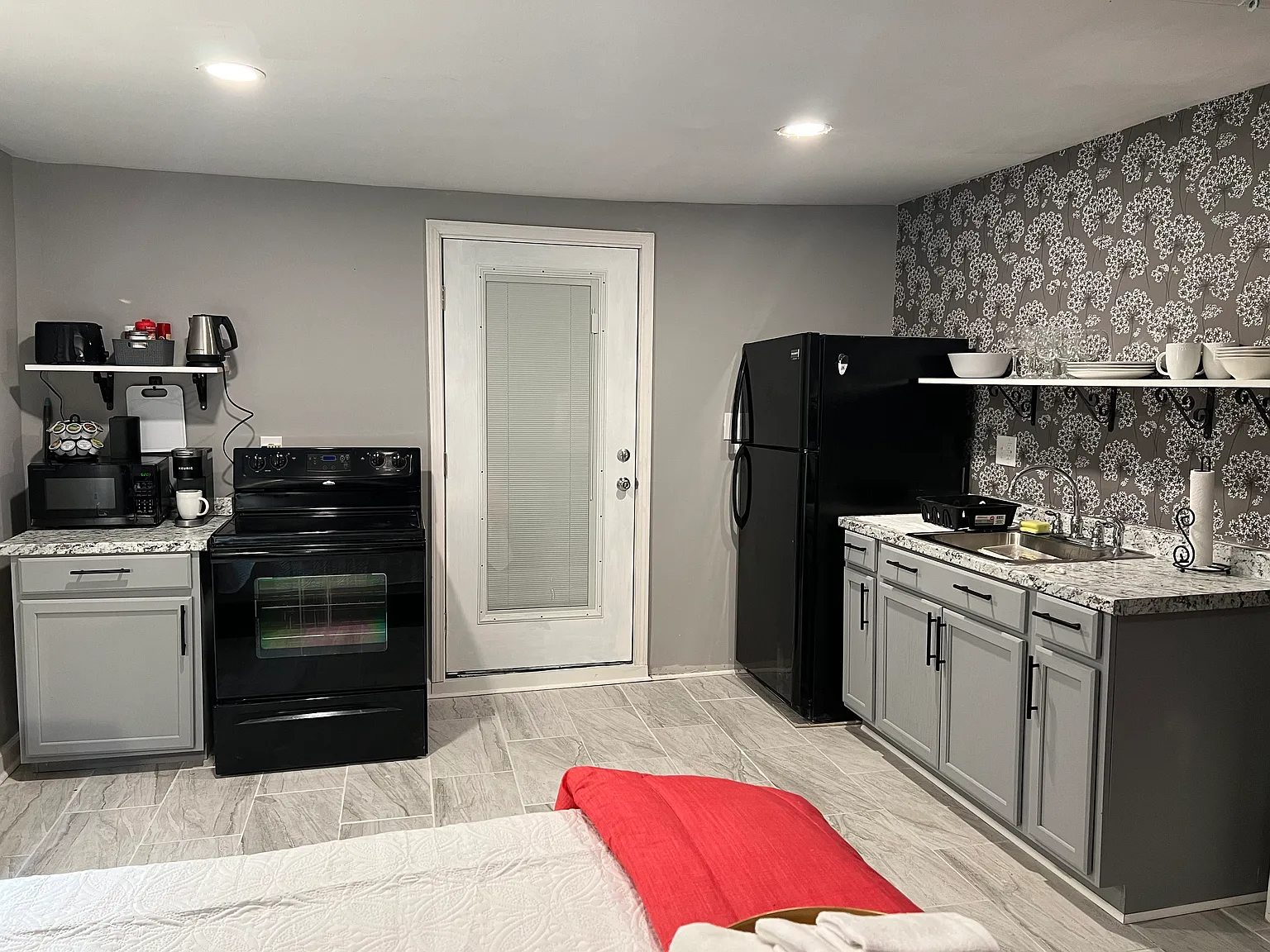3223 Loftyview Dr — Photo 4