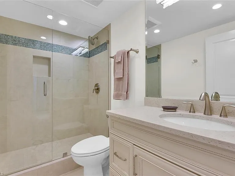 7515 Pelican Bay Blvd #17D — Photo 28