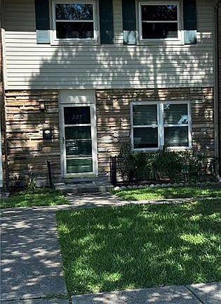 3rd image of 225 Wright Ave APT D