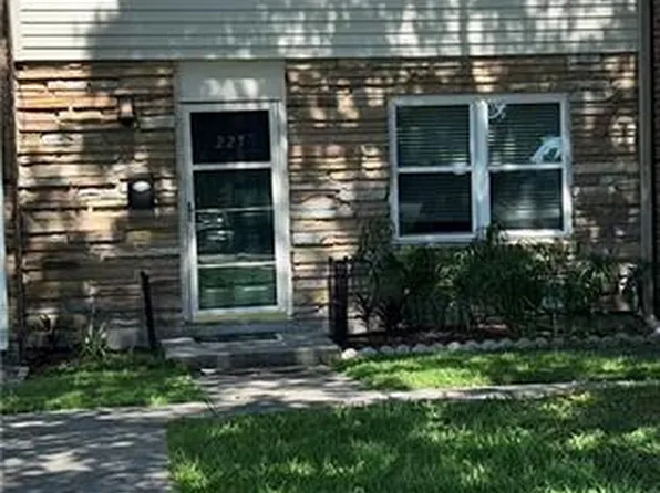 225 Wright Ave APT D, Gretna, LA 70056