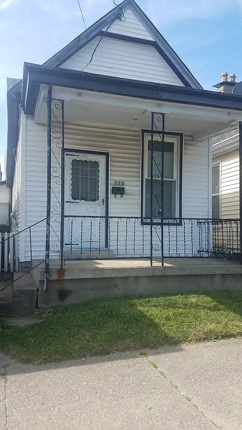 113 E 20th St photo 1