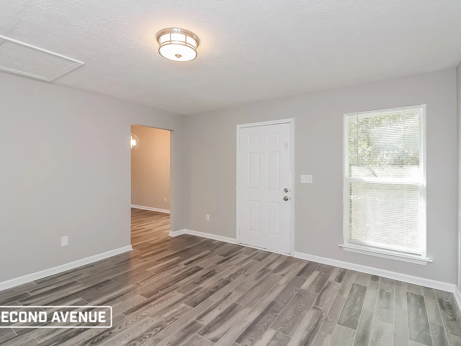 3 bed, 2.0 bath, 1950 sqft, $2,175 — Photo 2