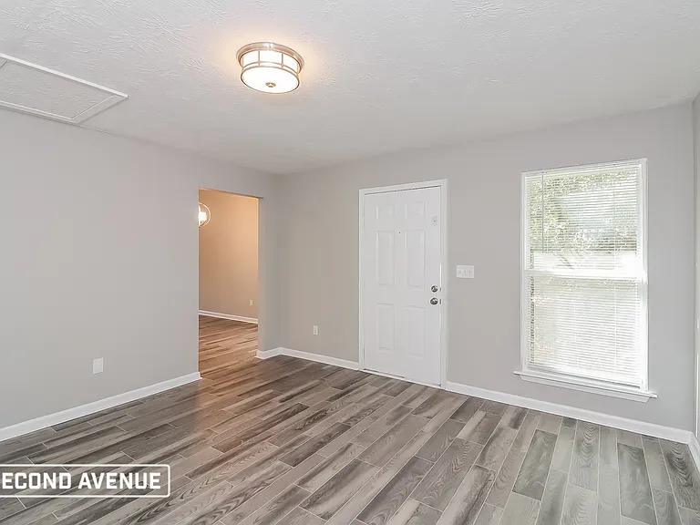 2435 Winding Creek Dr — Photo 2