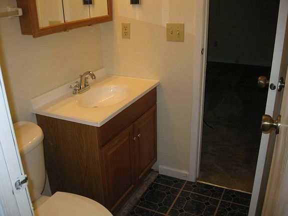 4th image of 5914 Cheshire Ct