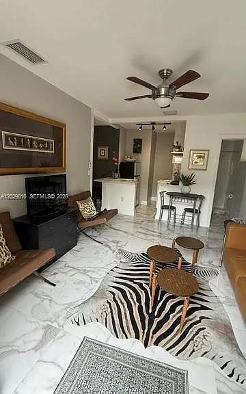8850 SW 52nd St — Photo 2