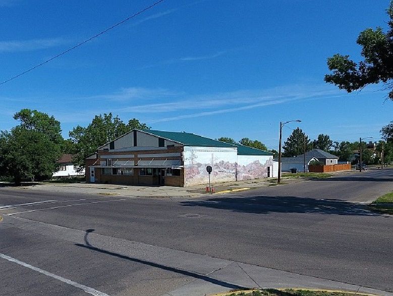 1st image of 323 E Barry St