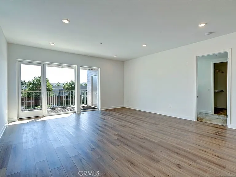 4407 Rivington — Photo 10