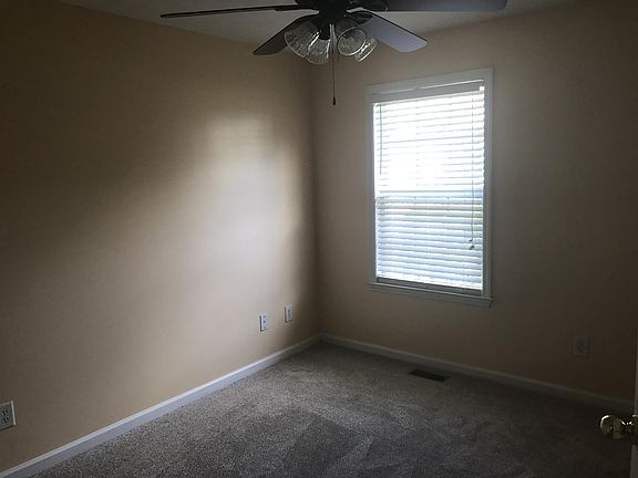 3rd image of 709 Shandale Dr
