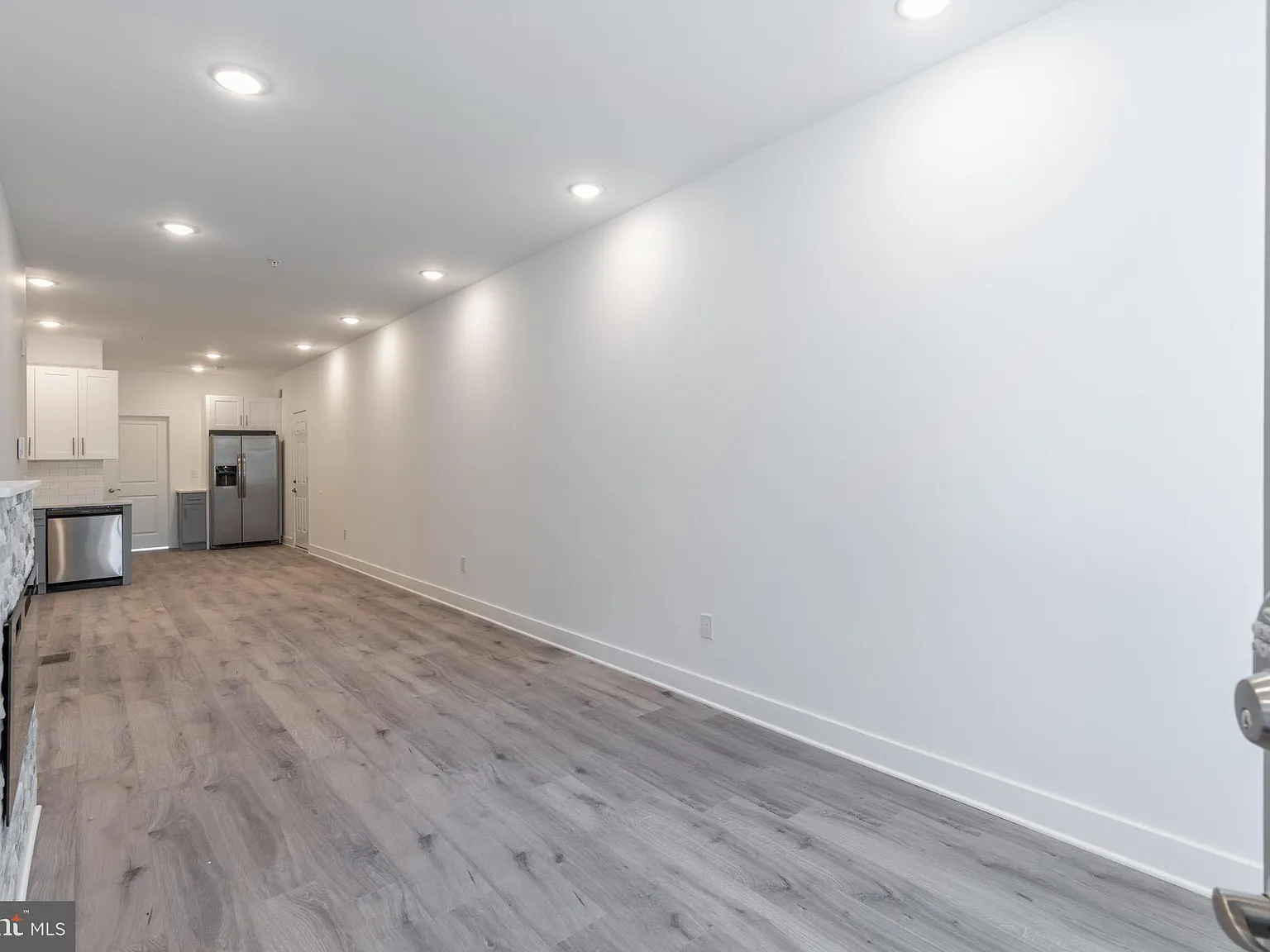 3 bed, 1600 sqft, $1,950 — Photo 4