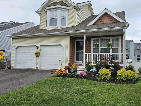 5 Dryden Dr, Burlington, NJ 08016