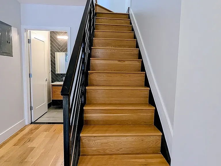 490 Van Buren St #4C — Photo 5