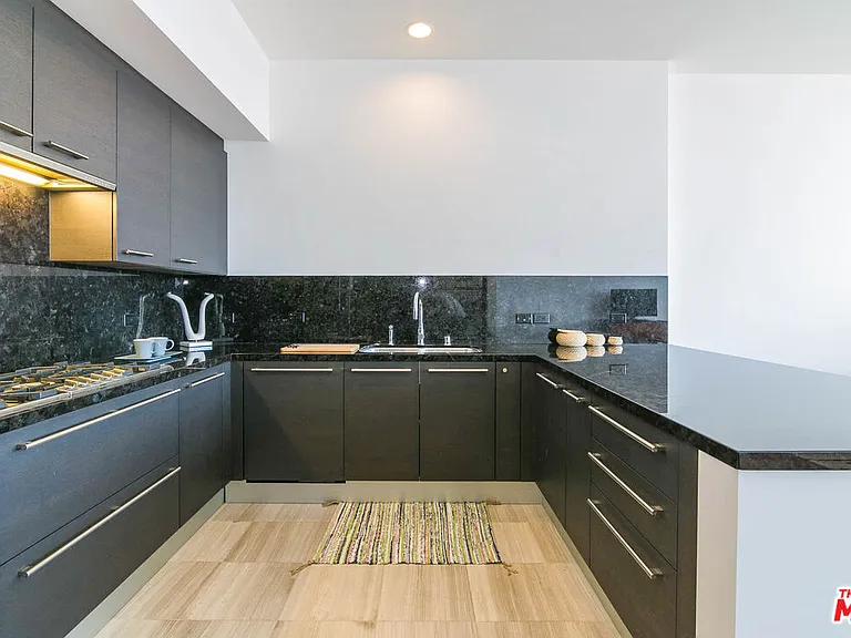 900 W Olympic Blvd #28C — Photo 4