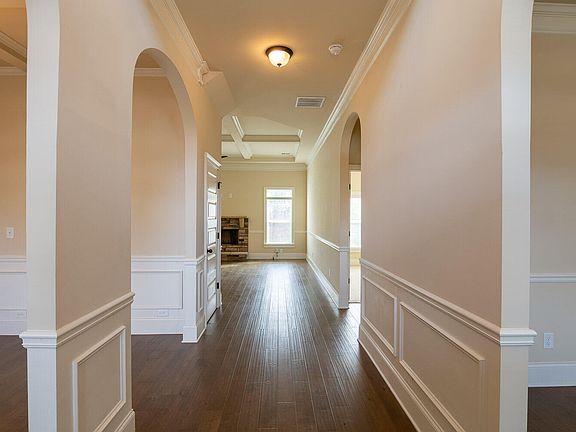 3rd image of 1037 Dietrich Ln