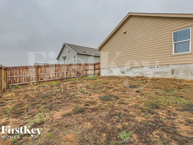 1335 White Willow — Photo 26