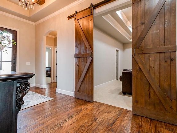4th image of 3900 Bridge Wood Ln