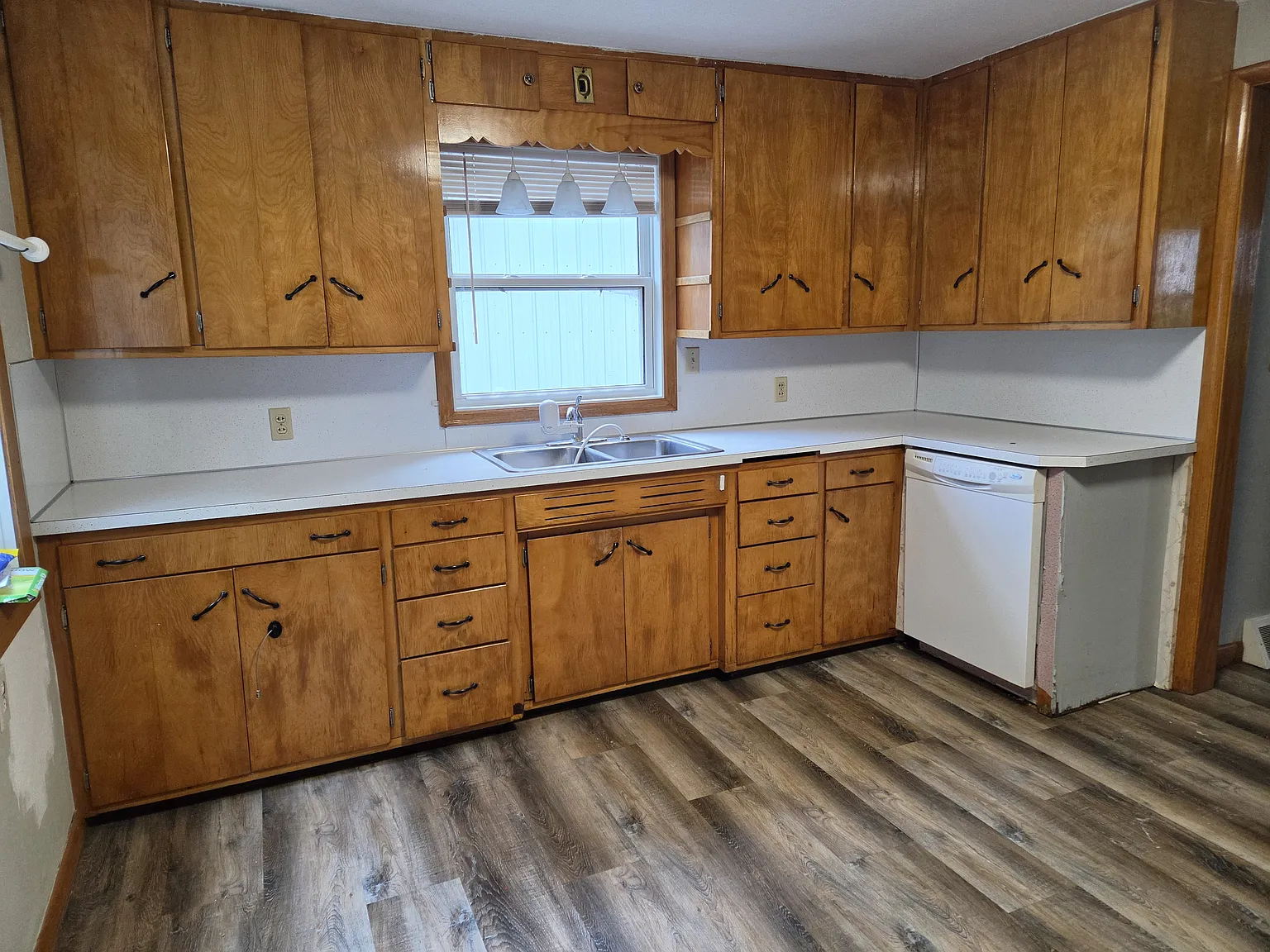 3 bed, 1899 sqft, $1,800 — Photo 4