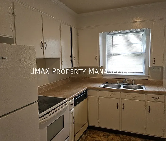 1515 Dunbar St NW — Photo 5