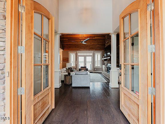 5th image of 1304 Estate Rd